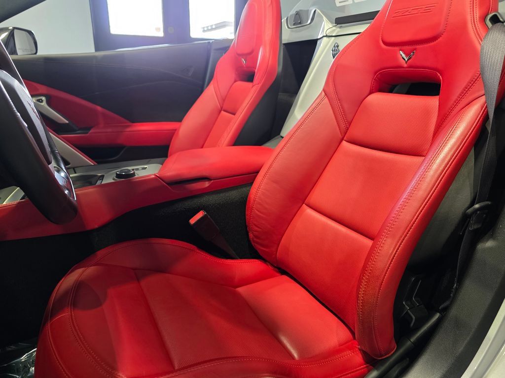 Used 2016 Chevrolet Corvette Z06 w/ 3LZ Preferred Equipment Group RWD image 13