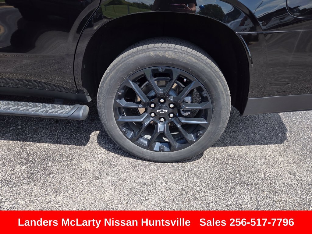 Used 2025 Chevrolet Tahoe Z71 w/ Z71 Off-Road Package AWD/4WD image 12