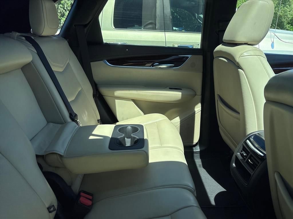 Used 2018 Cadillac XT5 Premium Luxury FWD image 19