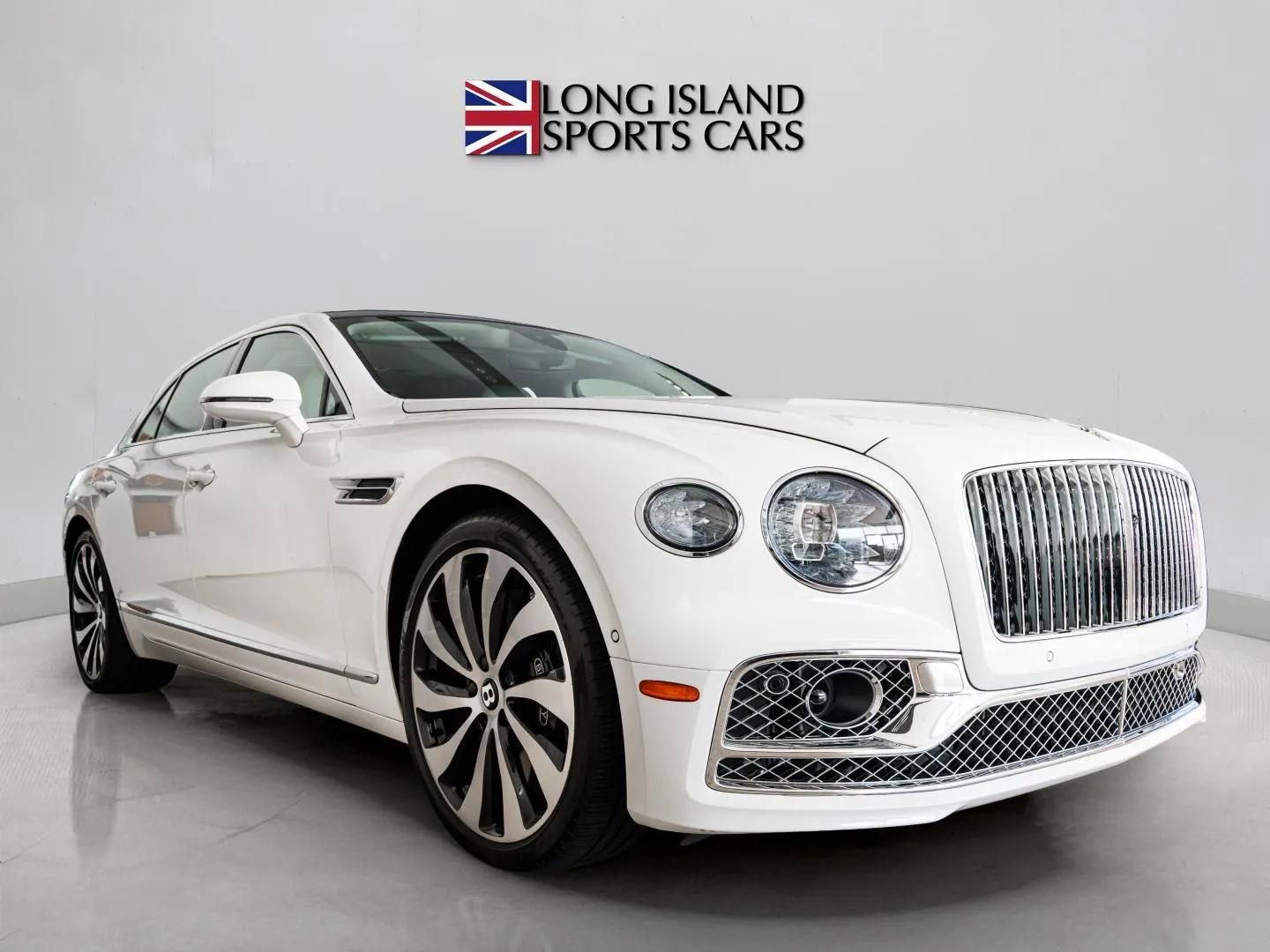 Used 2023 Bentley Flying Spur Azure AWD/4WD image 3
