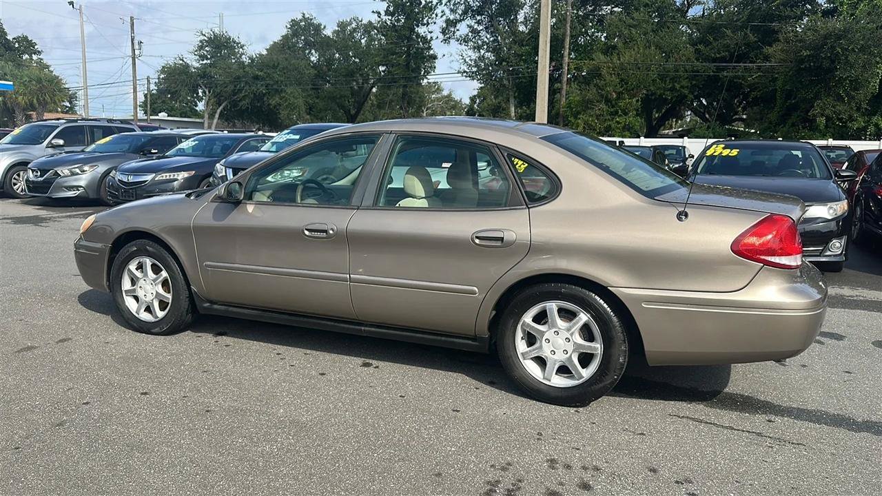 Used 2006 Ford Taurus SEL FWD image 12
