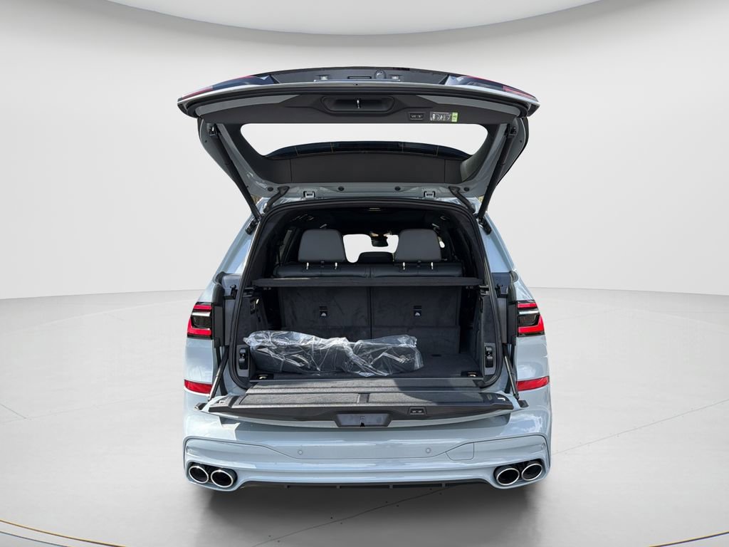 New 2026 BMW ALPINA XB7 image 18