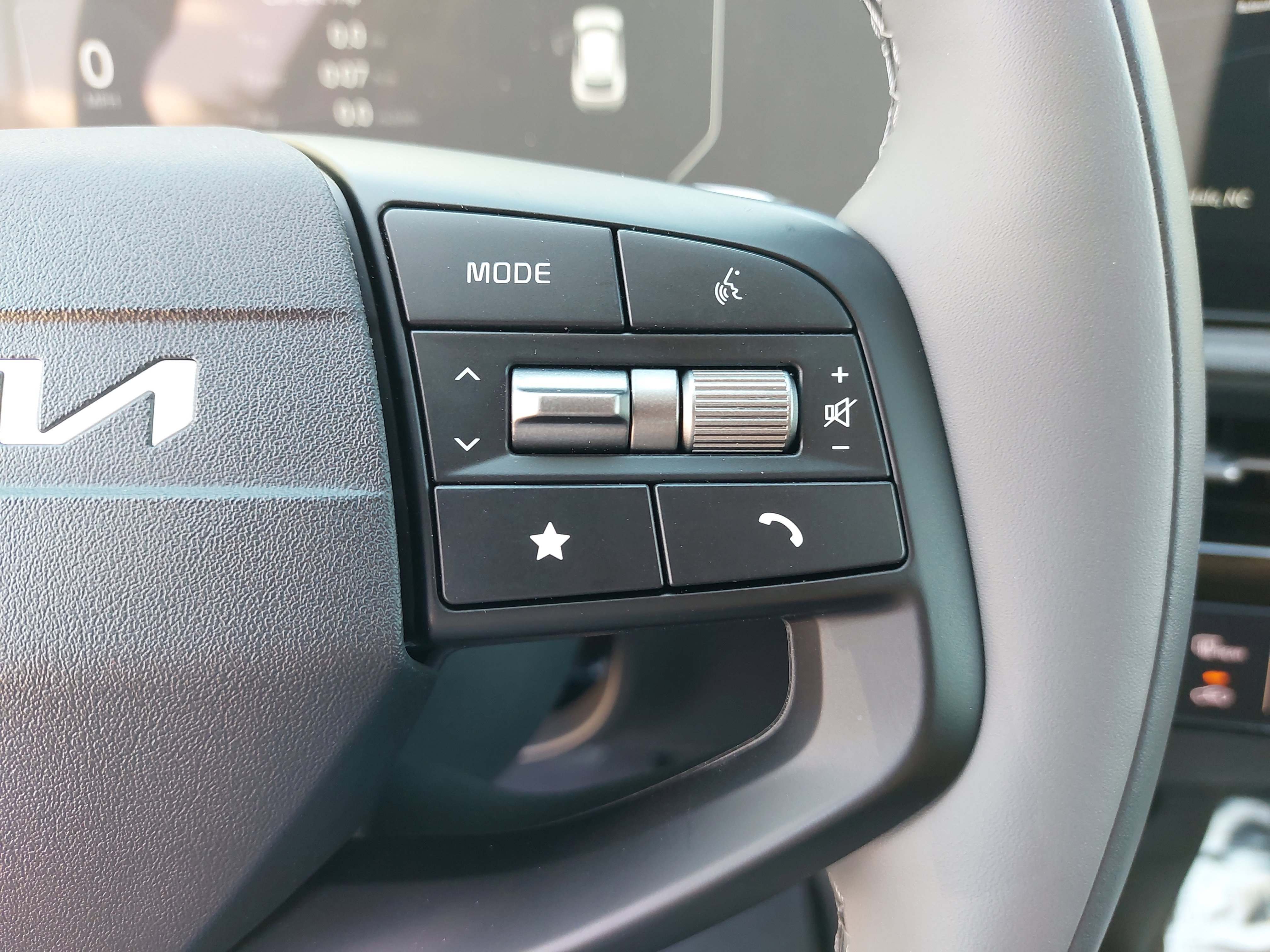 New 2025 Kia EV6 Light w/ Light LR Technology Package image 18