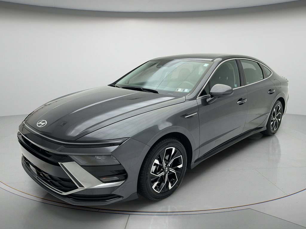 Used 2025 Hyundai Sonata SEL FWD image 3