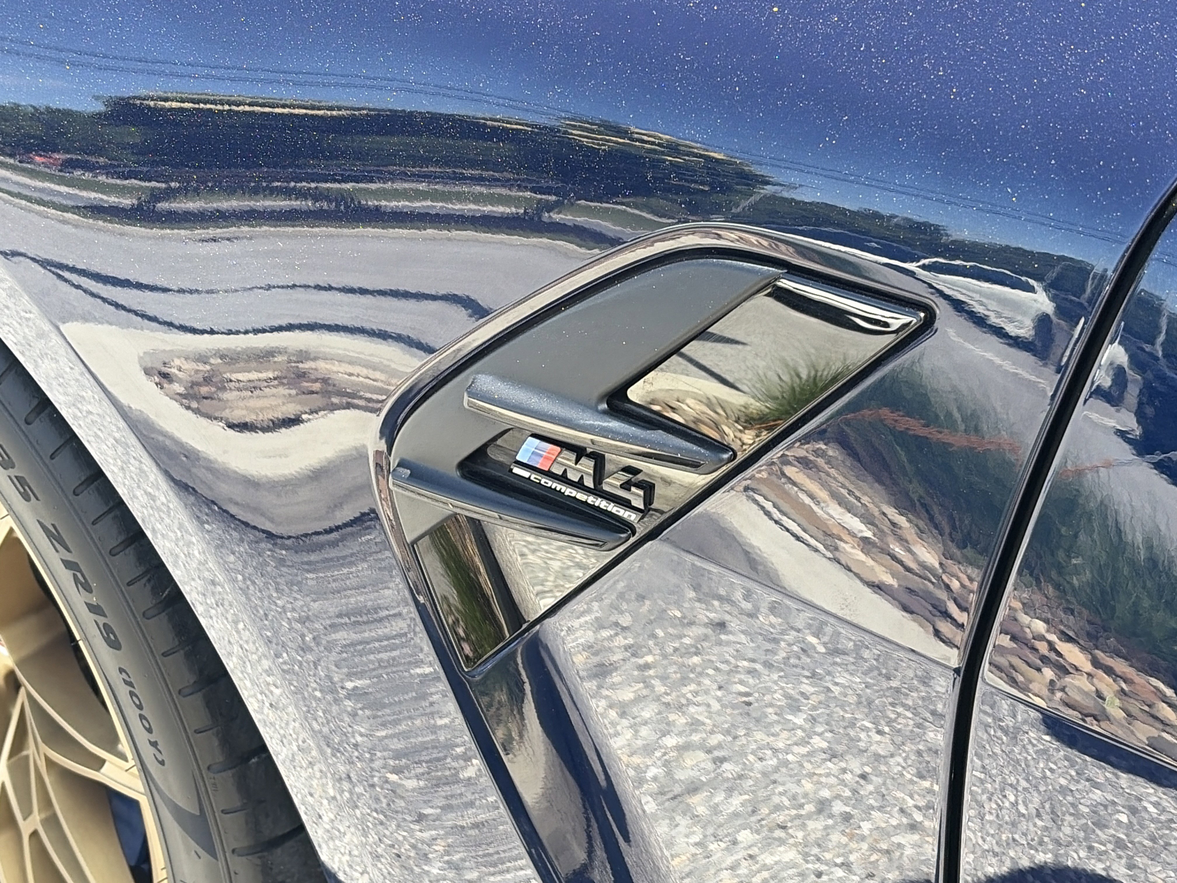 Used 2022 BMW M4 xDrive Competition AWD/4WD image 11