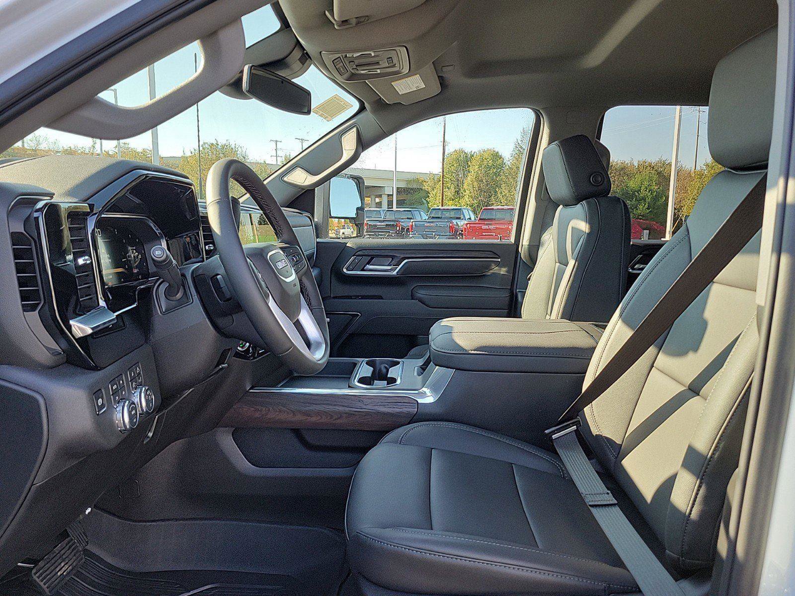 New 2026 GMC Sierra 2500 SLT w/ SLT Convenience Package image 15