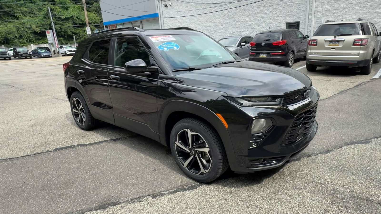 Certified 2023 Chevrolet TrailBlazer RS w/ Sun and Liftgate Package AWD/4WD image 3
