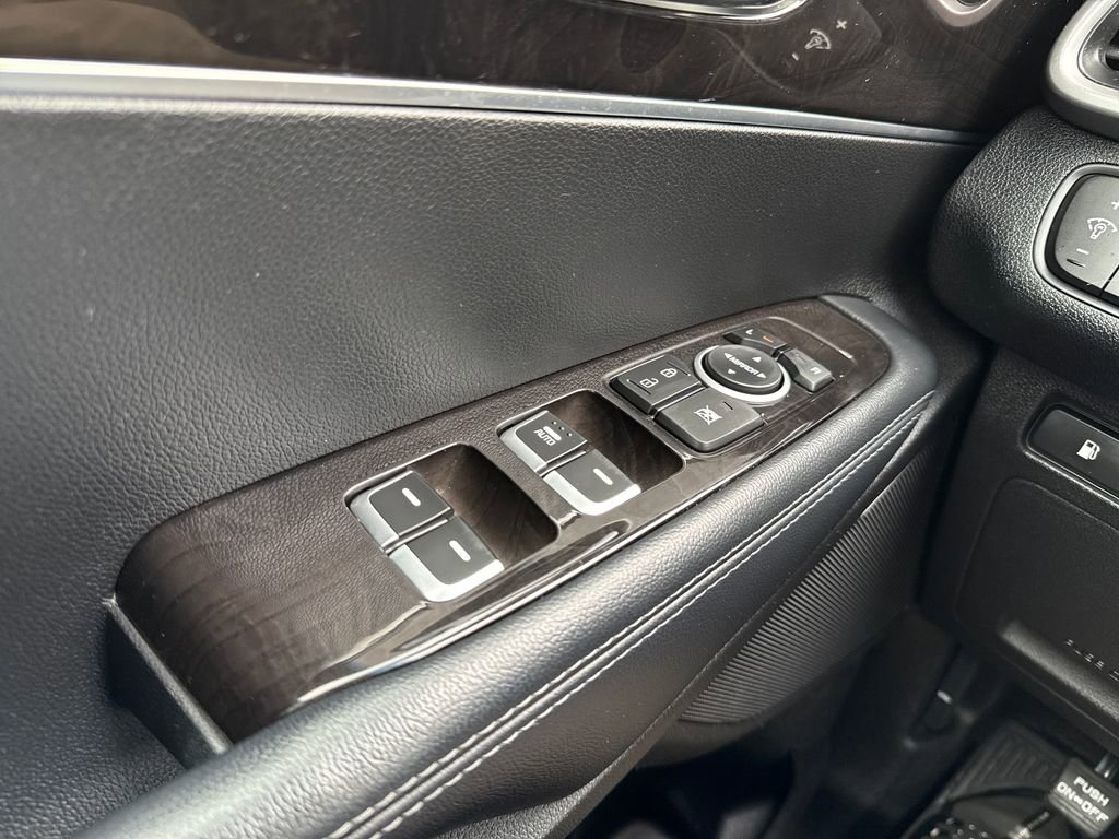 Used 2017 Kia Sorento LX w/ LX Convenience Package image 35