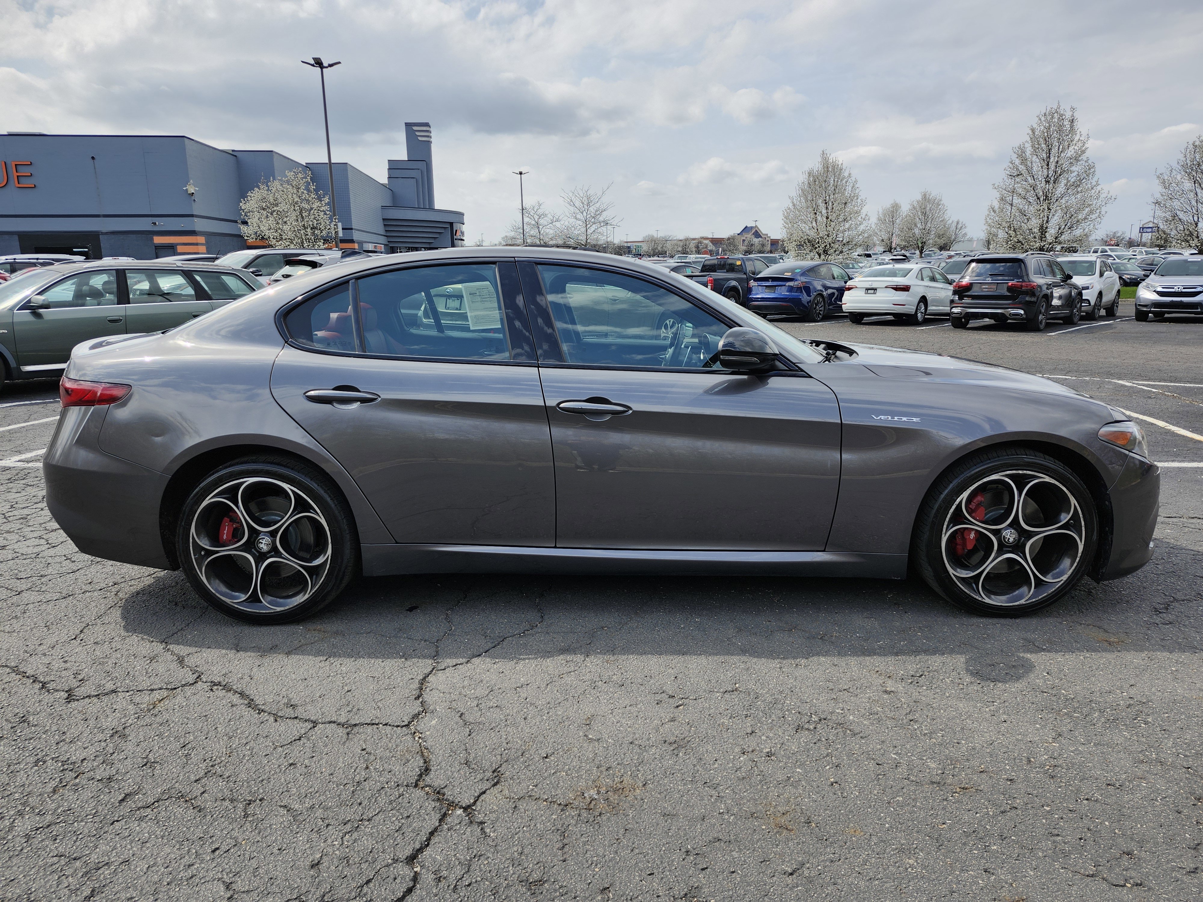 Used 2022 Alfa Romeo Giulia Veloce image 22