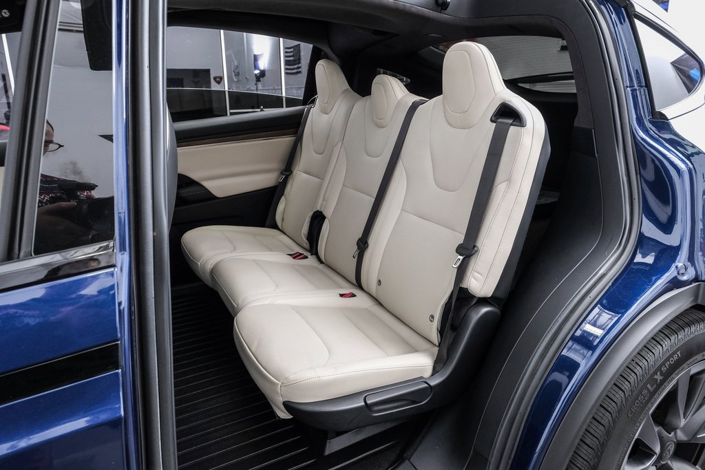 Used 2022 Tesla Model X image 48