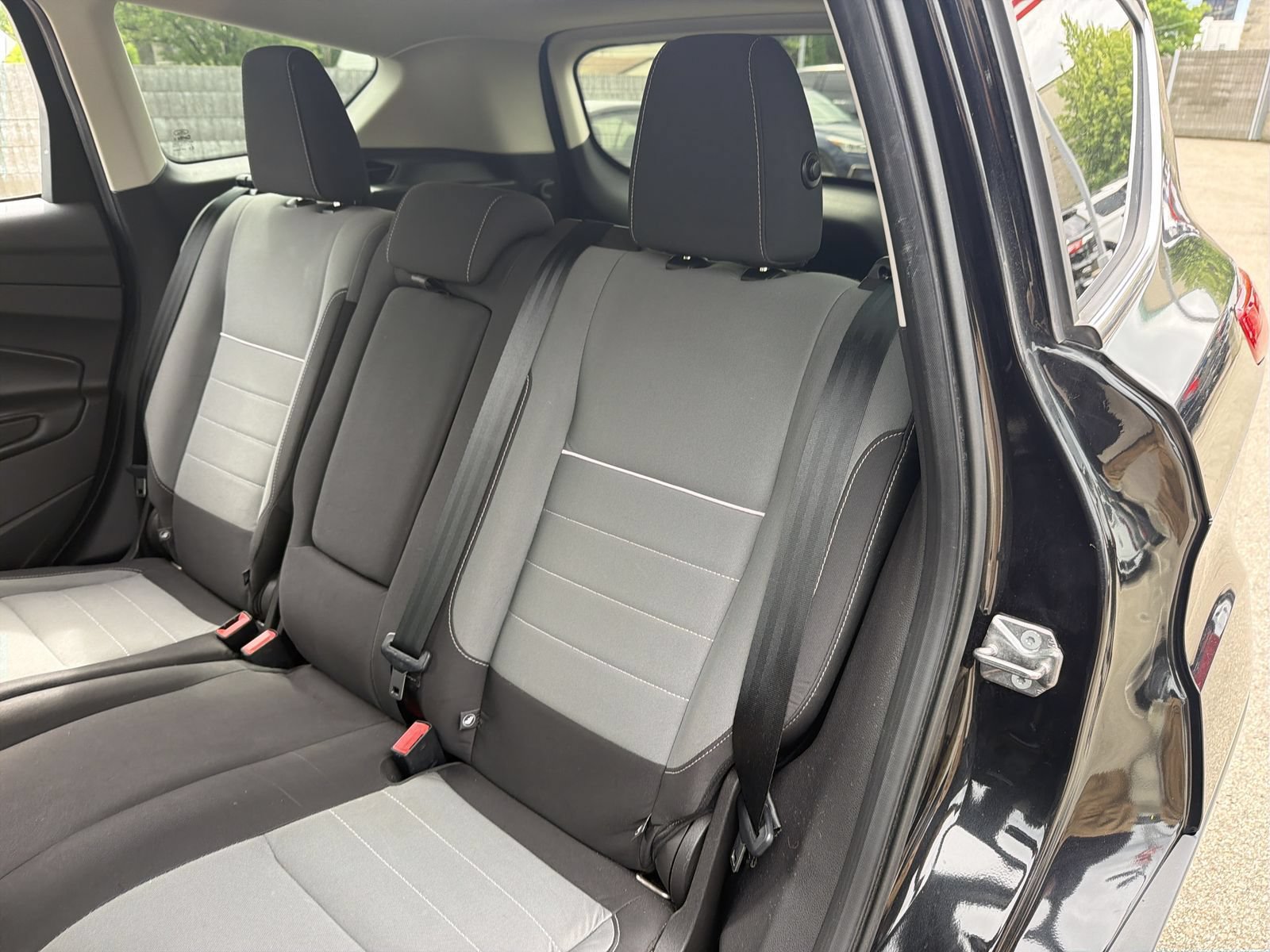 Used 2015 Ford Escape SE FWD image 22
