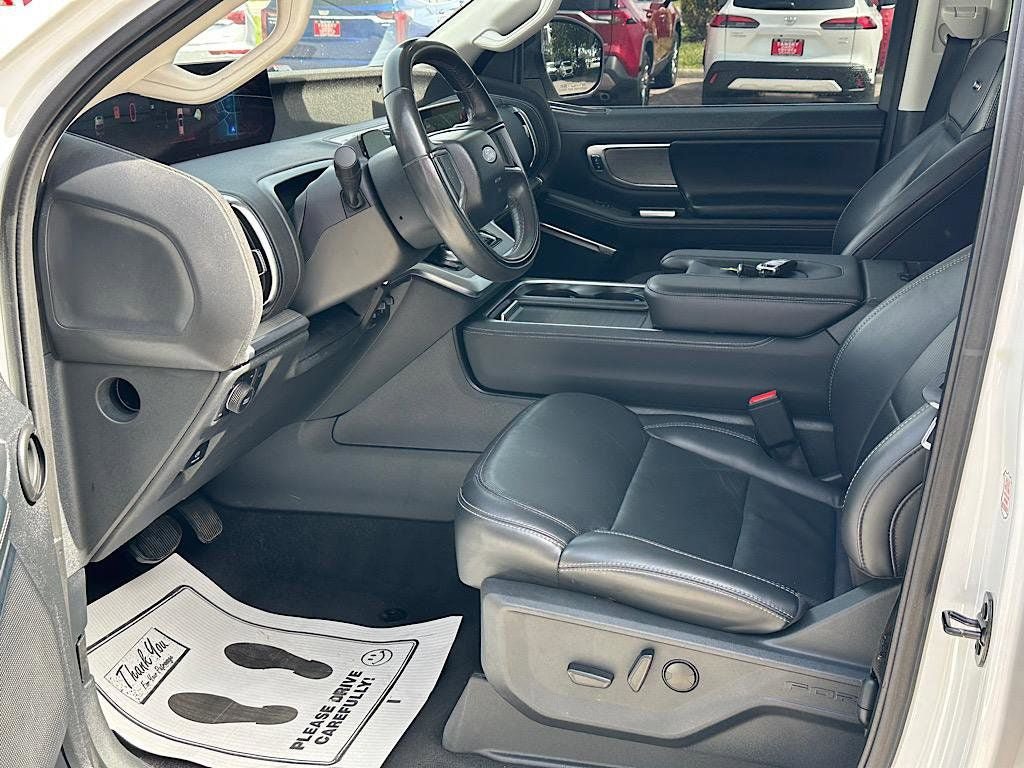 Used 2025 Ford Expedition Max Platinum AWD/4WD image 12
