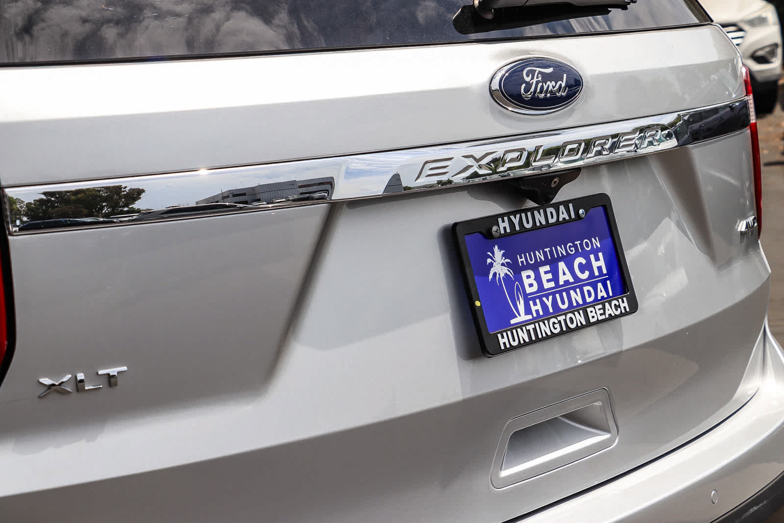 Used 2016 Ford Explorer XLT w/ Equipment Group 202A AWD/4WD image 10