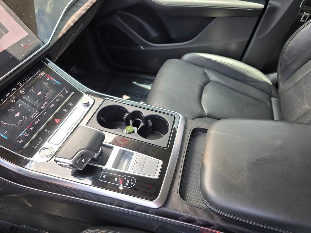 Used 2023 Audi Q8 Prestige AWD/4WD image 25