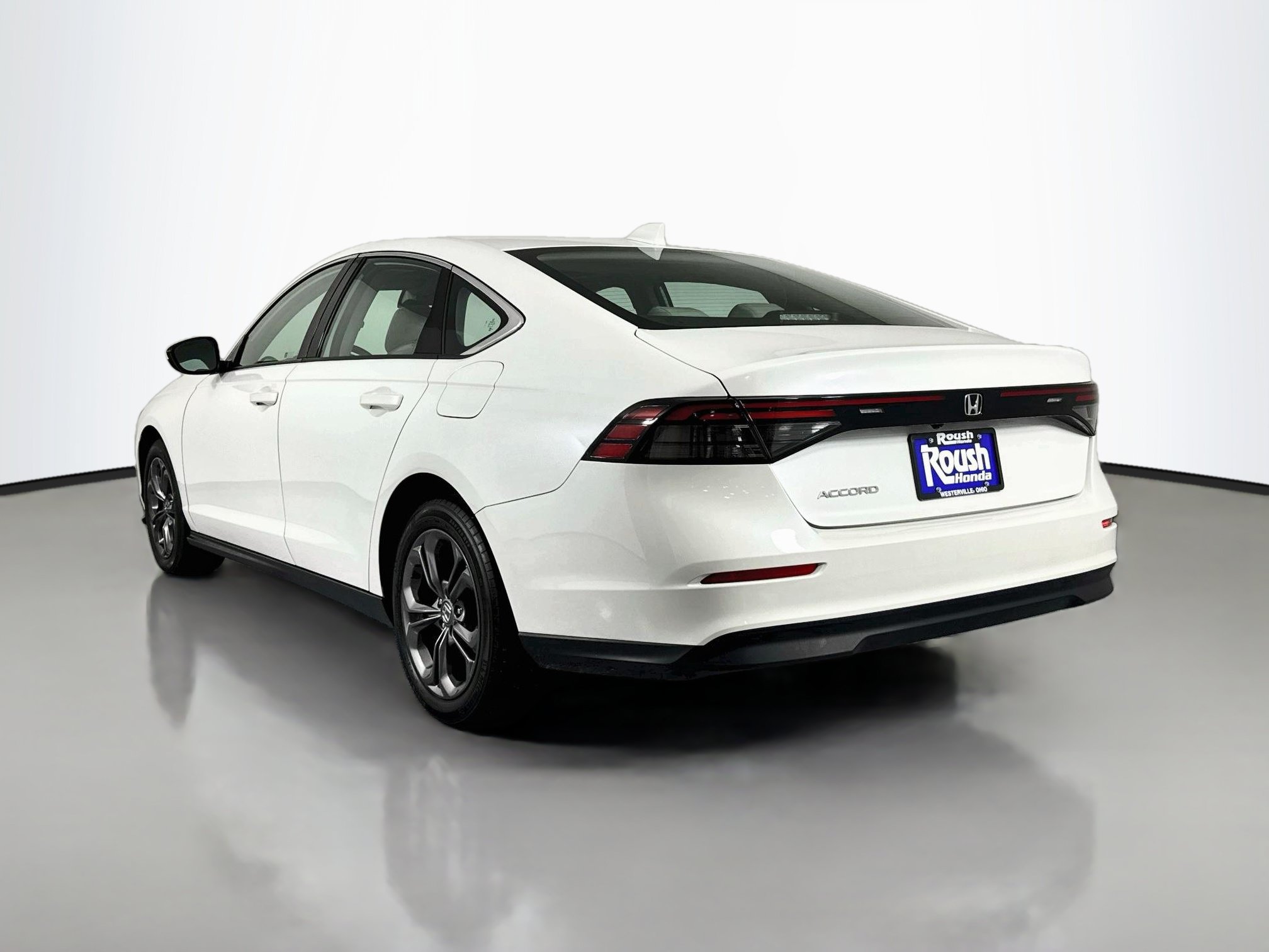Certified 2023 Honda Accord EX image 7