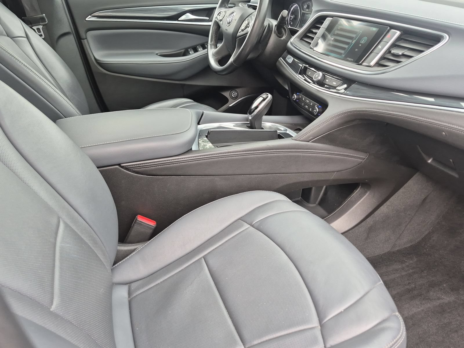 Used 2019 Buick Enclave Essence FWD image 22