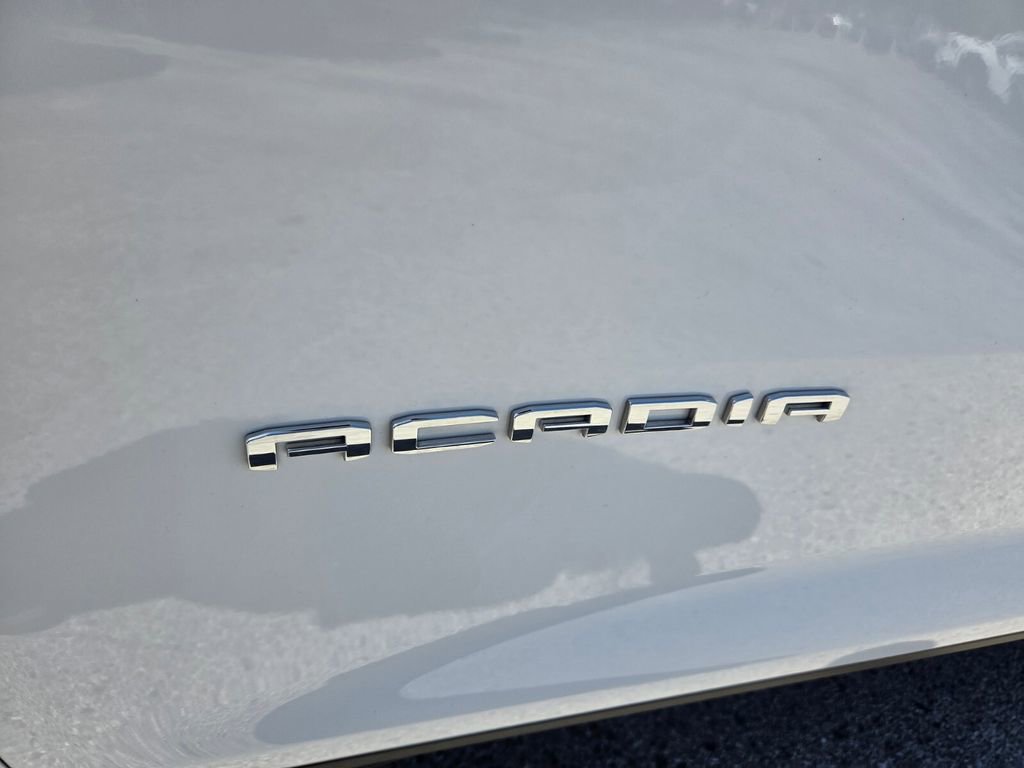 Used 2025 GMC Acadia Elevation image 4