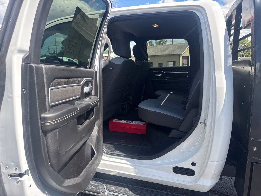 Used 2024 RAM 3500 Big Horn AWD/4WD image 16