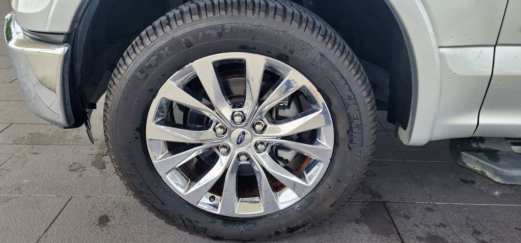 Used 2016 Ford F150 Lariat w/ Equipment Group 502A Luxury AWD/4WD image 9