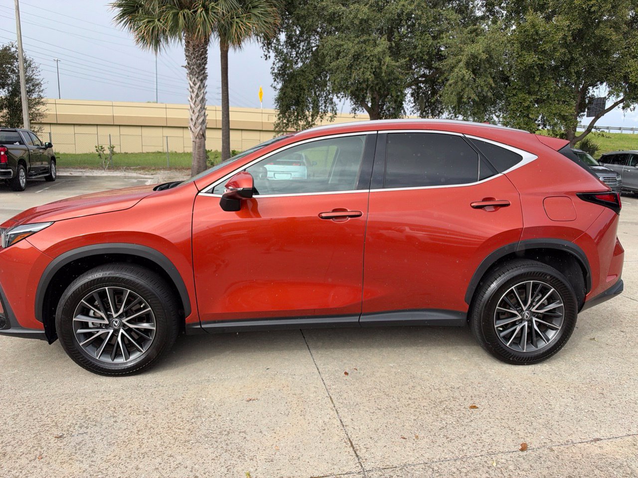 Used 2022 Lexus NX 350 AWD image 2