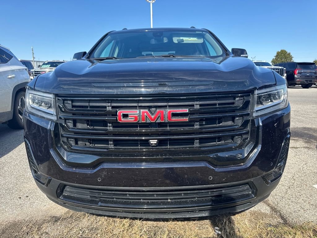 Used 2022 GMC Acadia SLT w/ Elevation Edition image 2