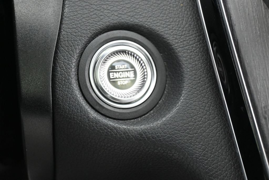Used 2019 Mercedes-Benz C 300 Sedan image 28