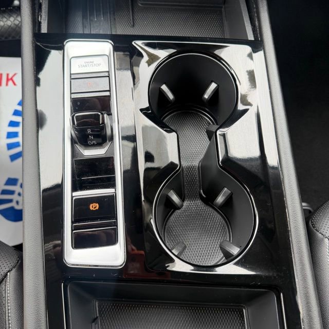 Used 2025 Volkswagen Atlas SE AWD/4WD image 21