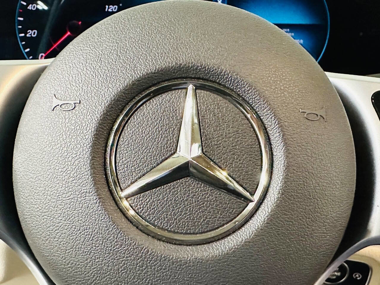 Used 2020 Mercedes-Benz GLE 580 4MATIC w/ Parking Assist Package image 16