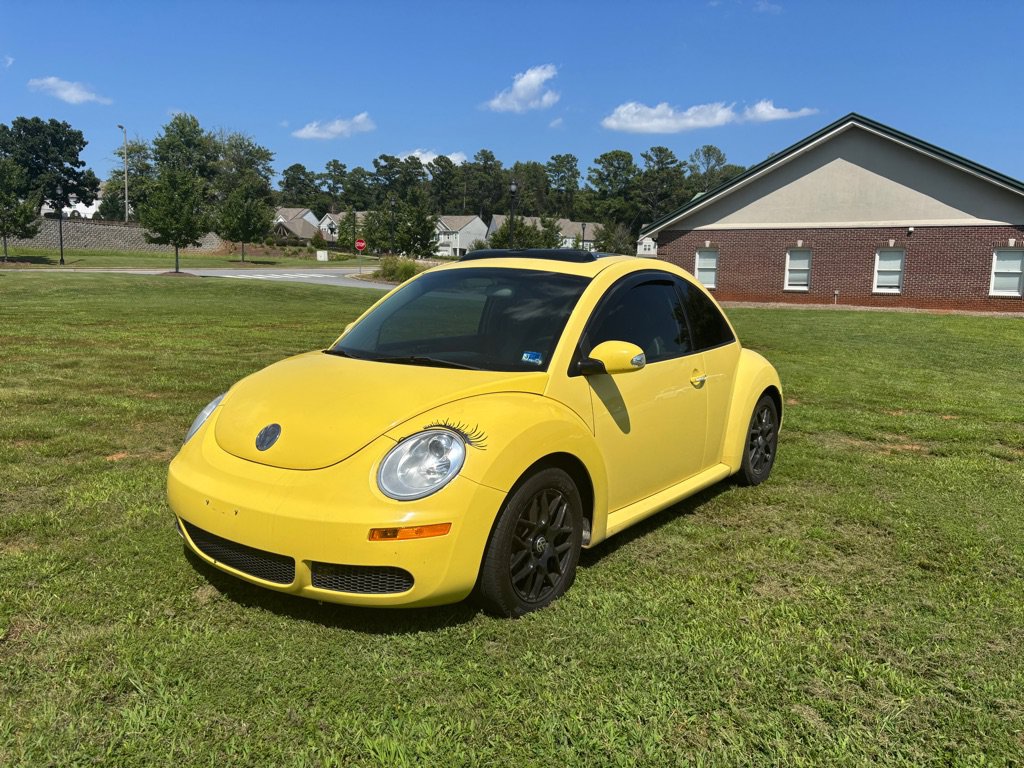 Used 2007 Volkswagen Beetle Coupe w/ Package 1 FWD image 1