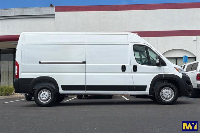 Used 2026 RAM ProMaster 2500 w/ Convenience Group FWD image 3