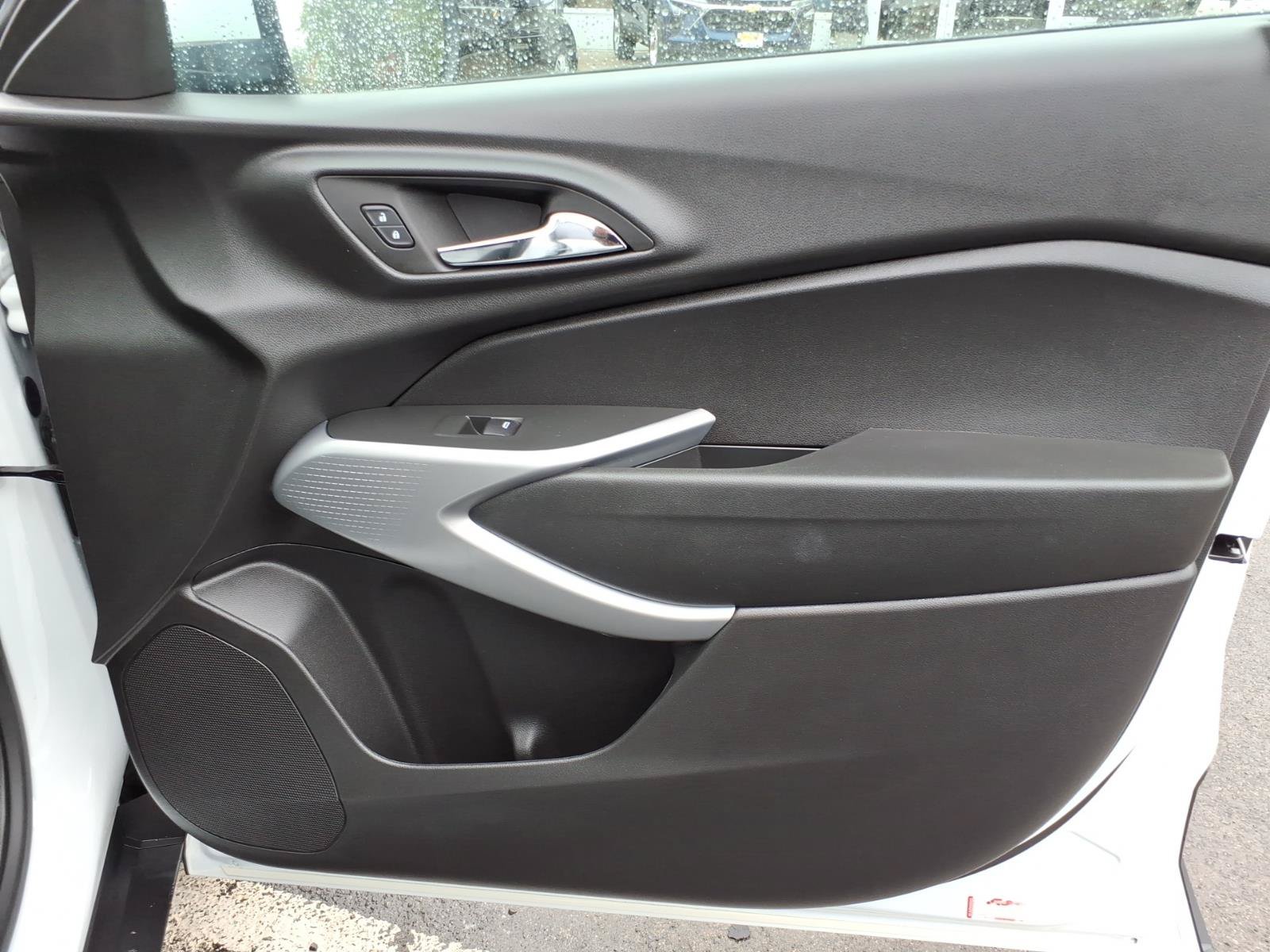 Certified 2024 Chevrolet Trax LS w/ LS Convenience Package FWD image 10