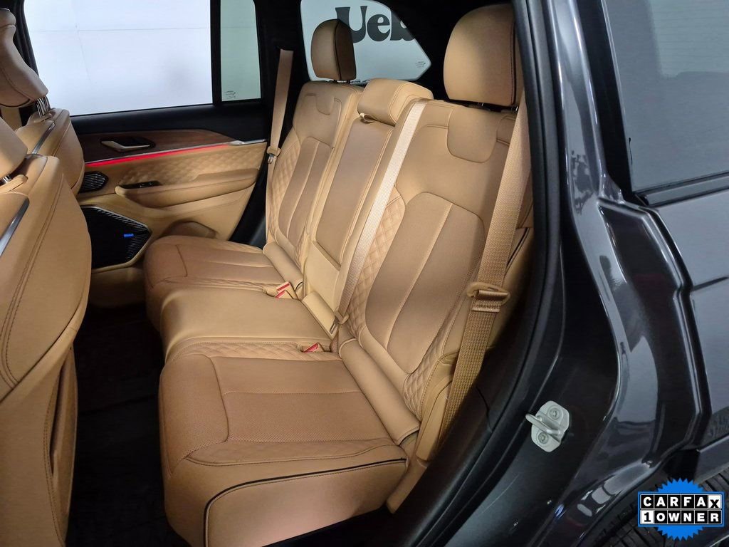 Used 2024 Jeep Grand Cherokee Summit image 23