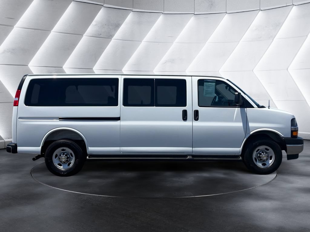 Certified 2025 Chevrolet Express 3500 LT w/ LT Preferred Equipment Group RWD image 6