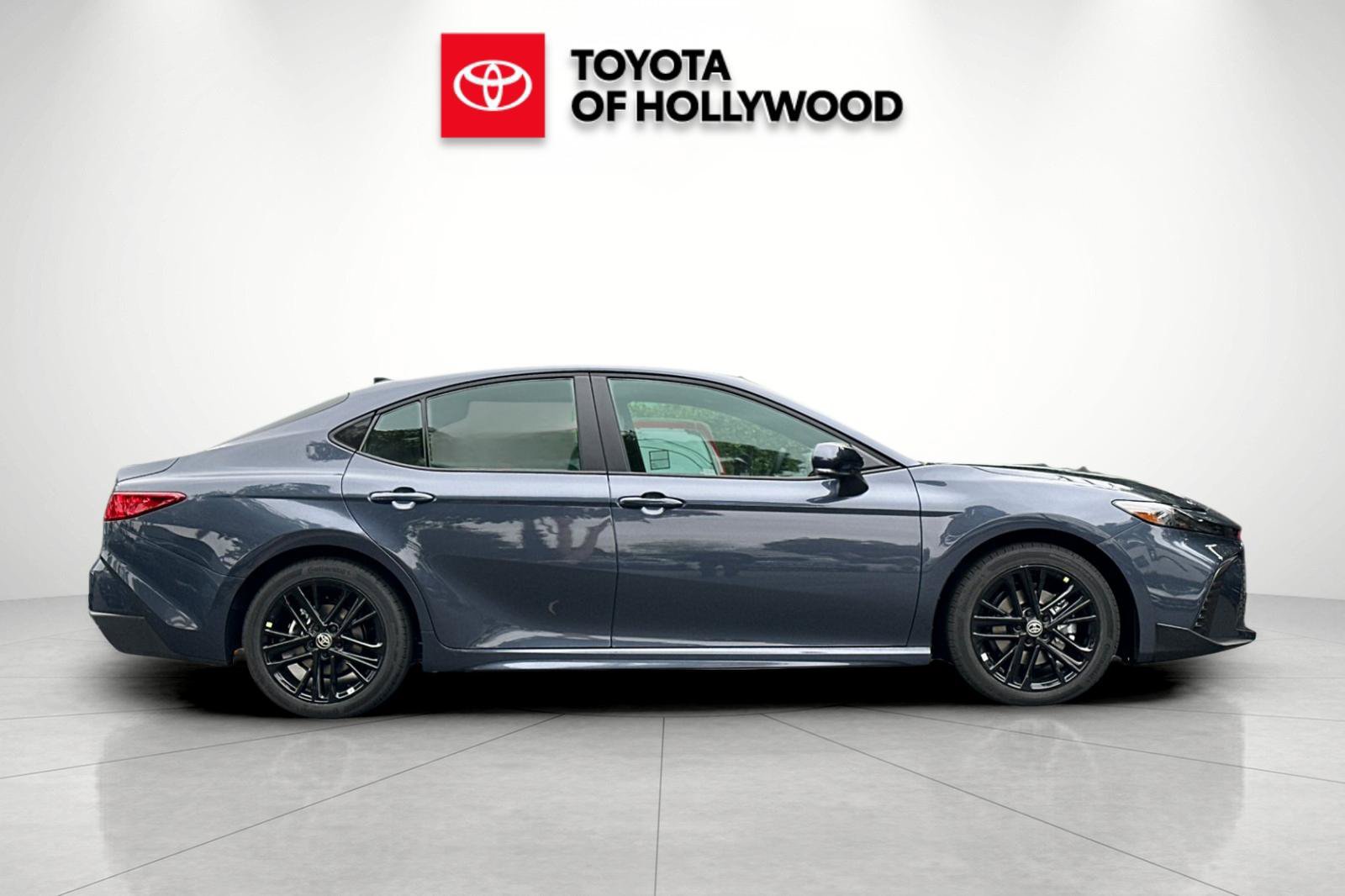 New 2026 Toyota Camry SE FWD image 3