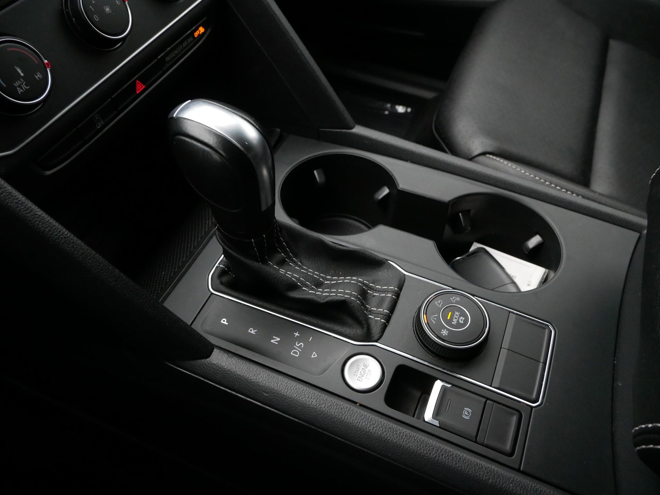 Certified 2022 Volkswagen Atlas SE image 24