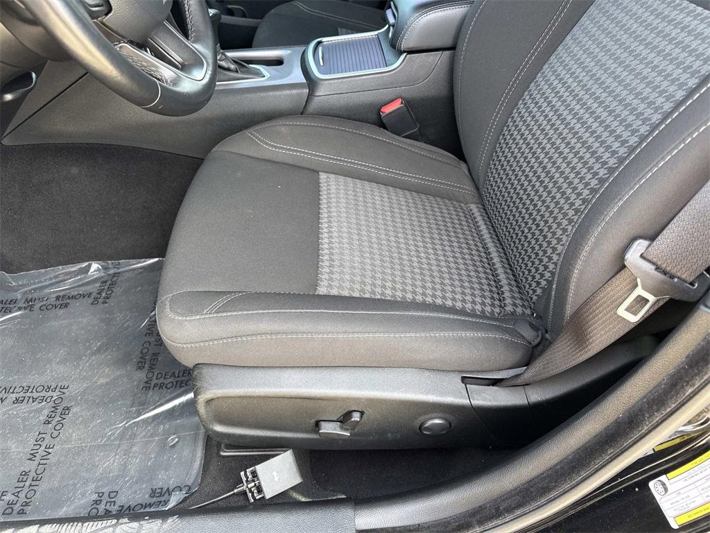 Used 2022 Dodge Charger SXT w/ Driver Convenience Group image 9