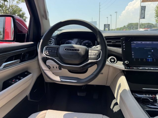 Used 2022 Jeep Wagoneer Series III w/ Flexible Seating Group AWD/4WD image 12