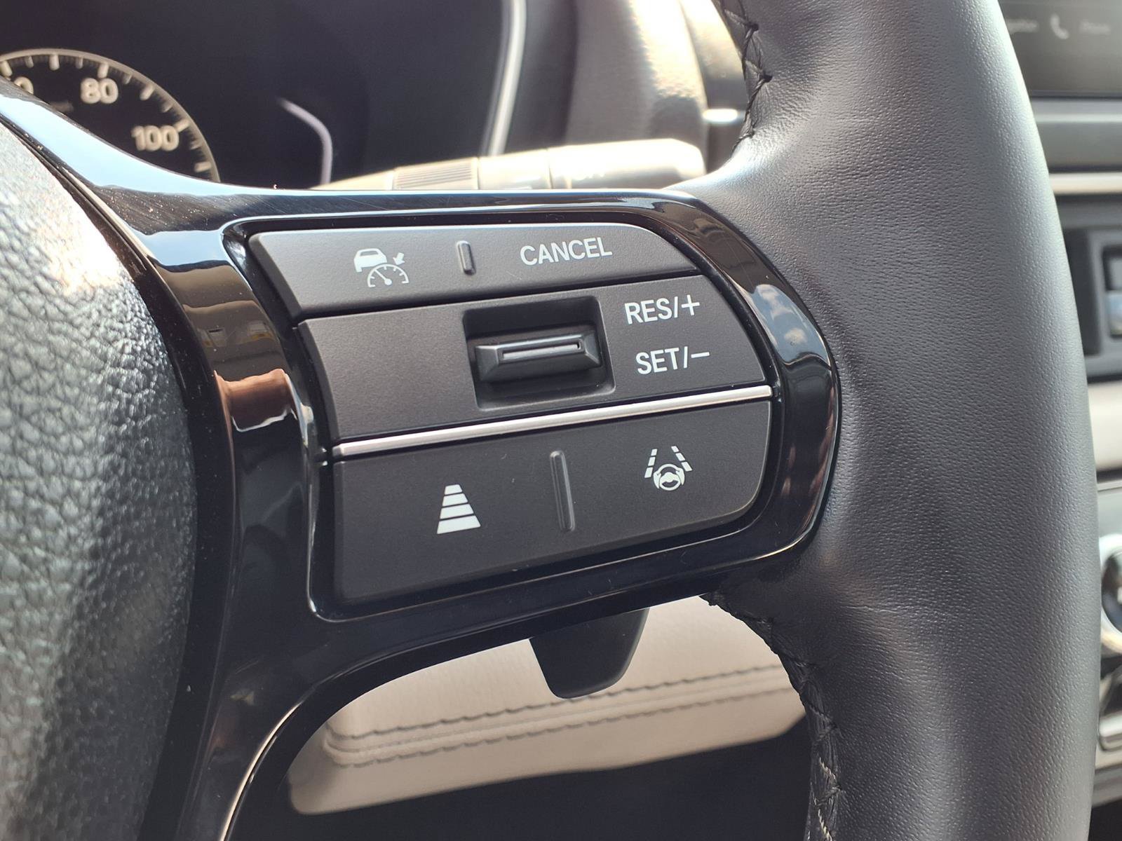 Used 2024 Honda Pilot Touring image 23