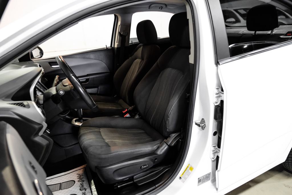 Used 2019 Chevrolet Sonic LT w/ Convenience Package image 29
