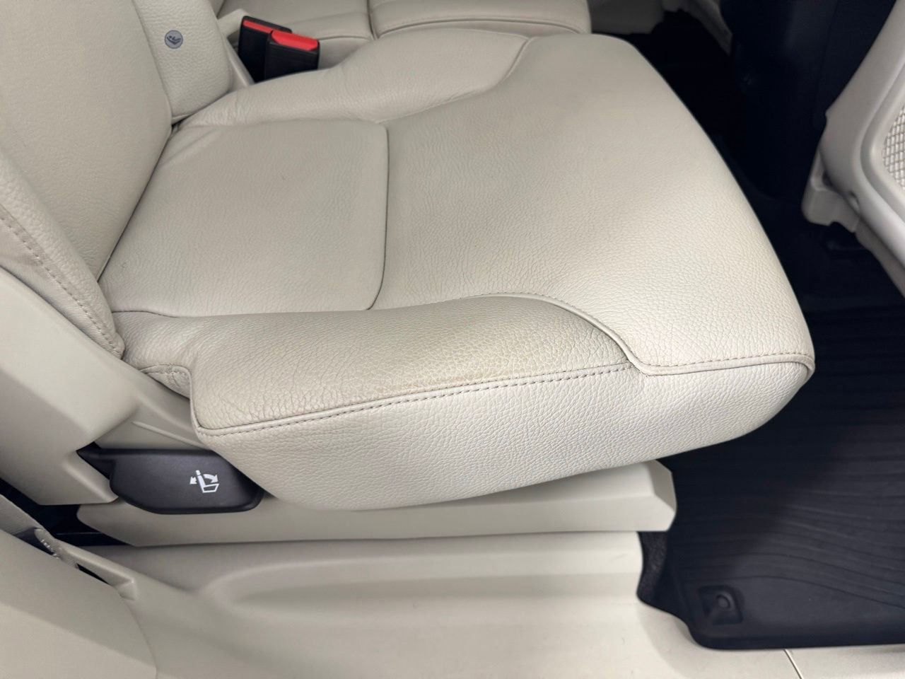 Used 2023 Volvo XC90 B6 Plus w/ Protection Package Premier image 25