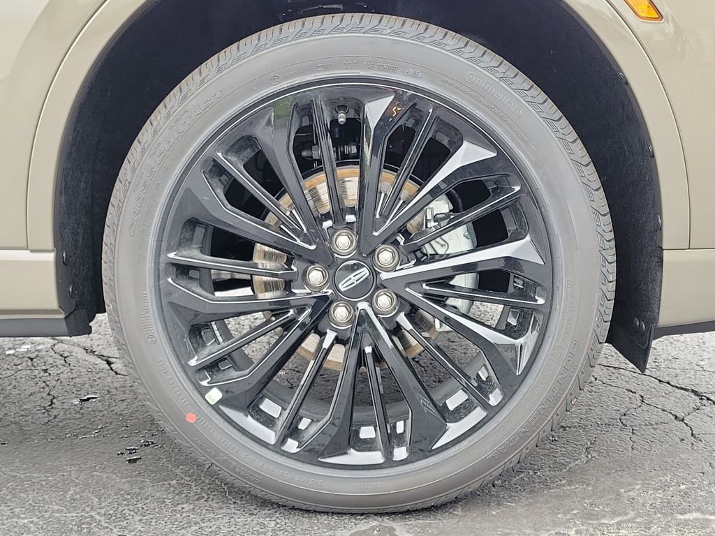 New 2026 Lincoln Corsair Premiere image 9