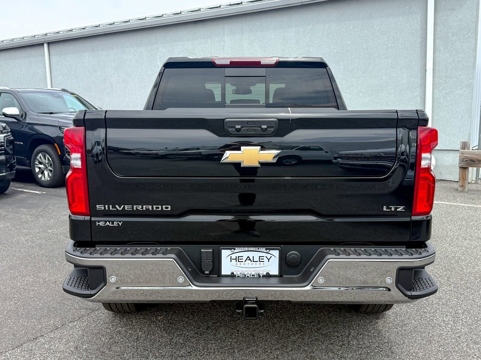 New 2026 Chevrolet Silverado 1500 LTZ w/ LTZ Premium Package AWD/4WD image 7