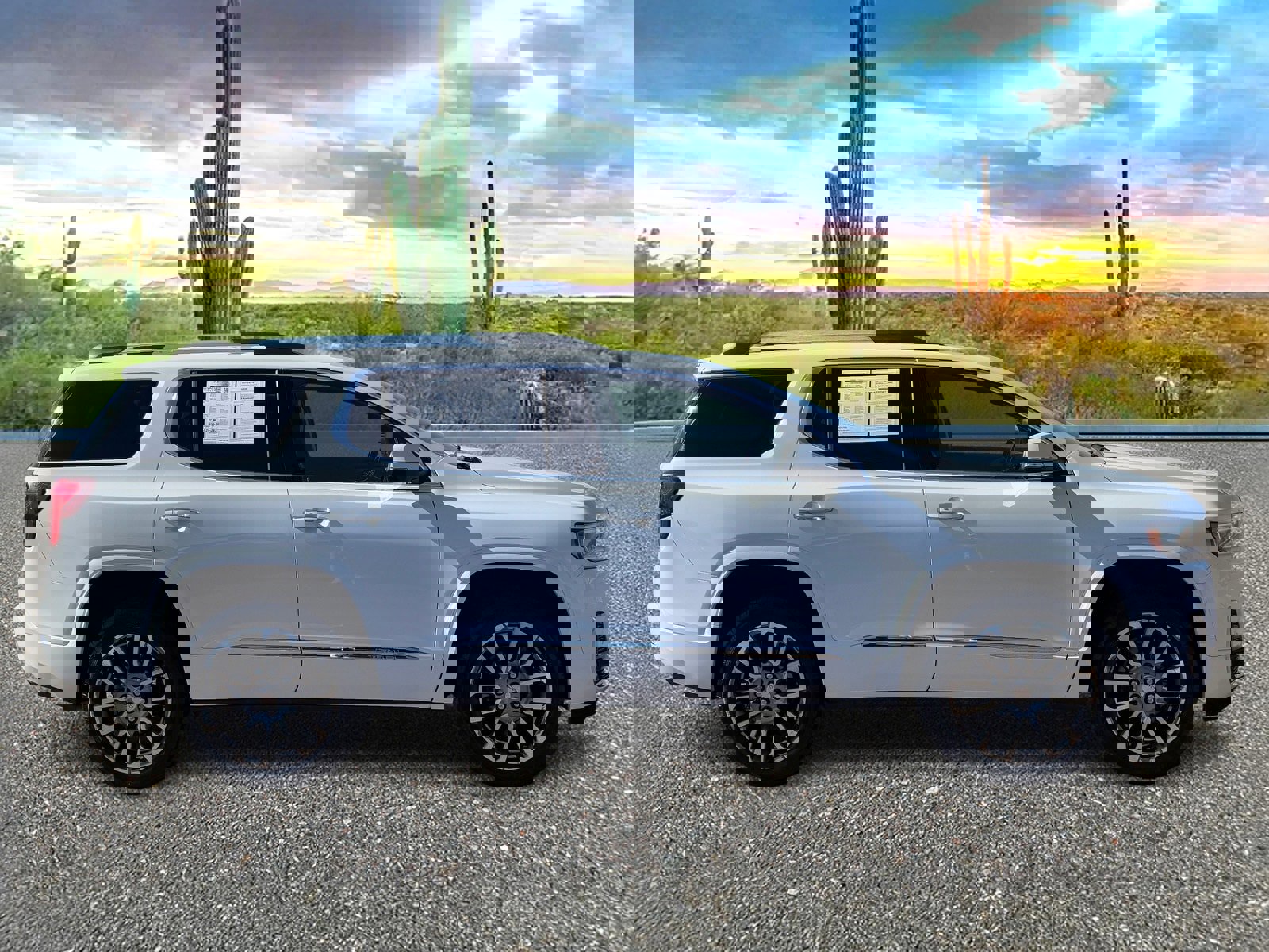 Used 2023 GMC Acadia Denali image 8