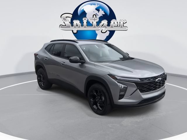 New 2026 Chevrolet Trax LT w/ Midnight Edition FWD image 3