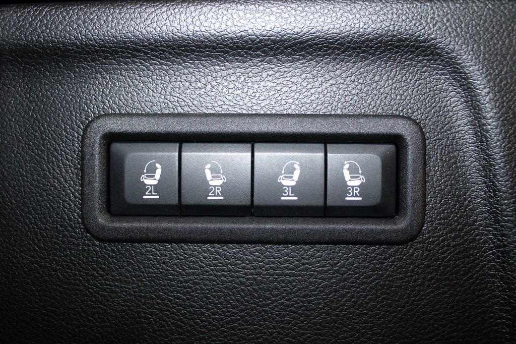 New 2025 Jeep Wagoneer L Series II image 43