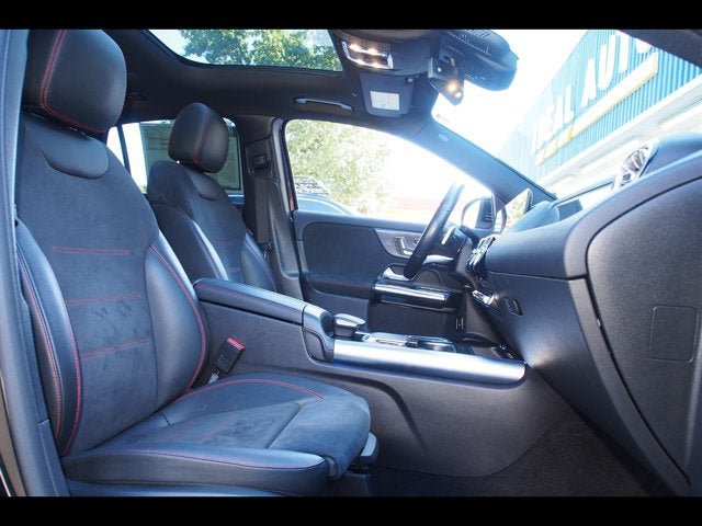 Used 2021 Mercedes-Benz GLA 250 4MATIC image 11