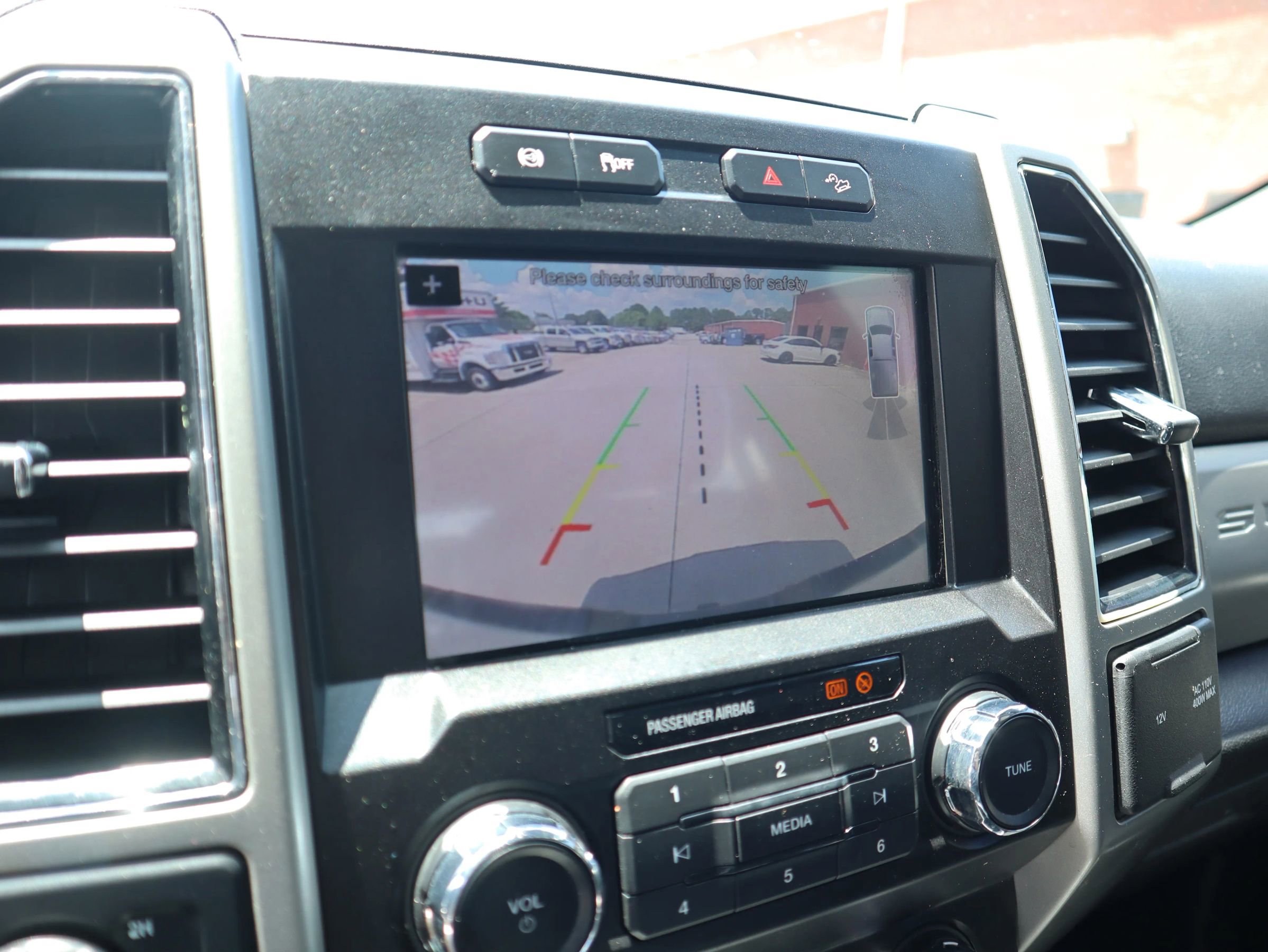 Used 2019 Ford F250 Lariat w/ Chrome Package image 16