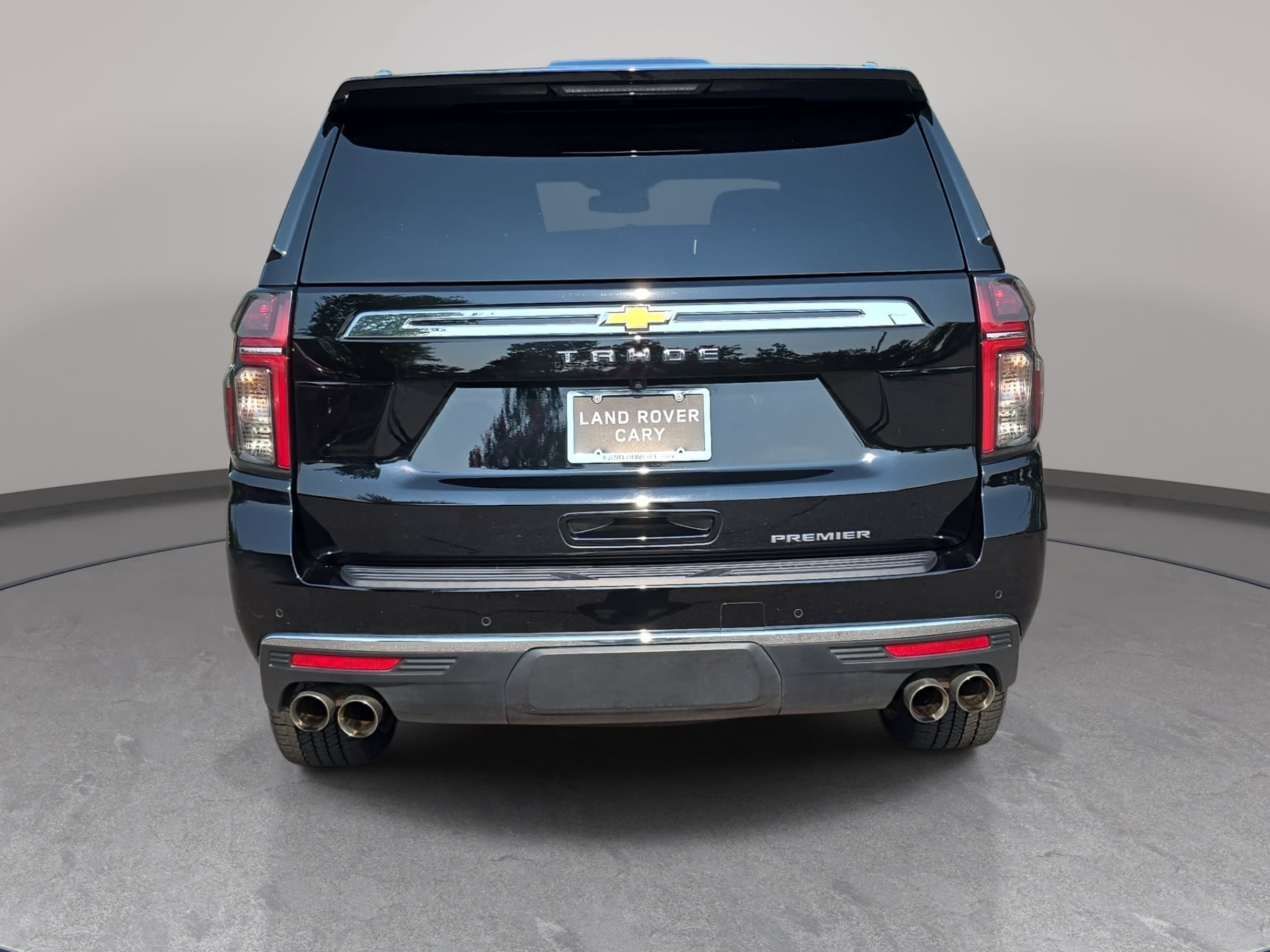 Used 2024 Chevrolet Tahoe Premier AWD/4WD image 6
