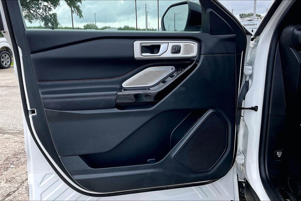 Used 2023 Ford Explorer ST w/ Equipment Group 401A AWD/4WD image 17