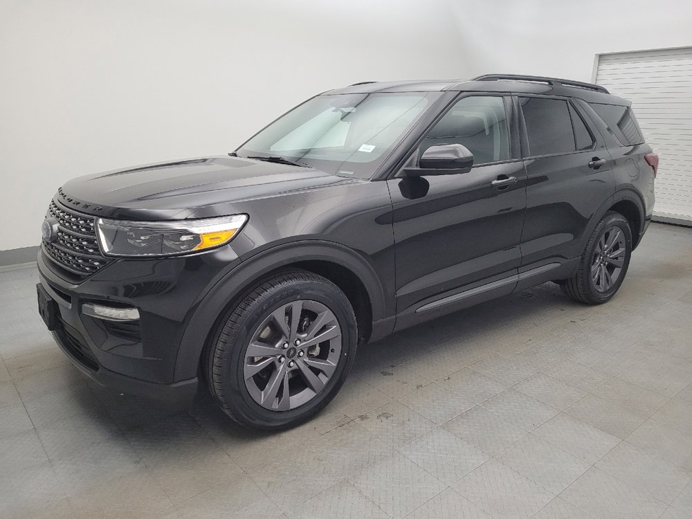 Used 2022 Ford Explorer XLT w/ Equipment Group 202A AWD/4WD image 2